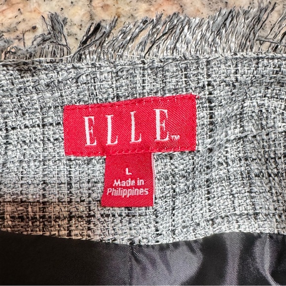 Elle black and white jacket. - Picture 6 of 13